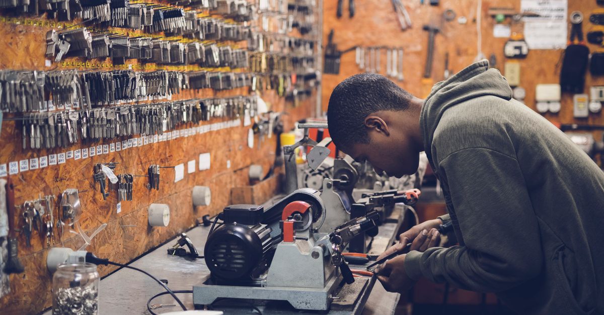 How Much Does a Locksmith Cost in Chicago? A 2024 Price Breakdown — Edgewater IL Locksmith