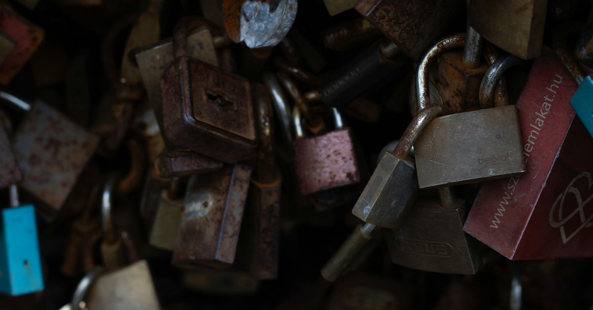 locksmith tools keys — Edgewater IL Locksmith