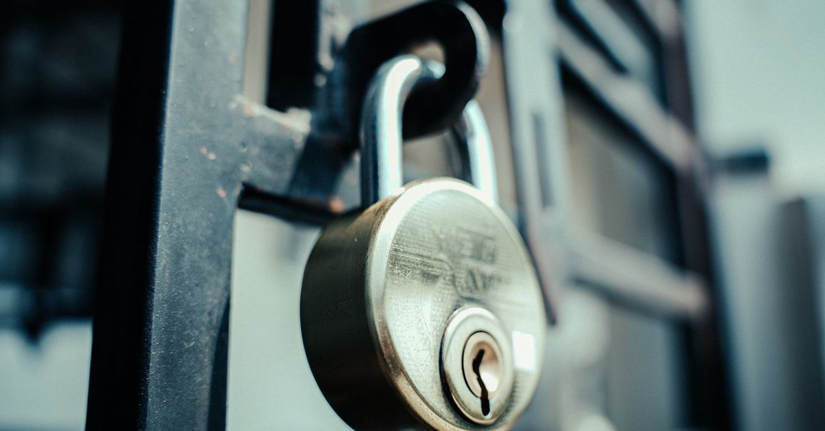 locksmith service technician — Edgewater IL Locksmith