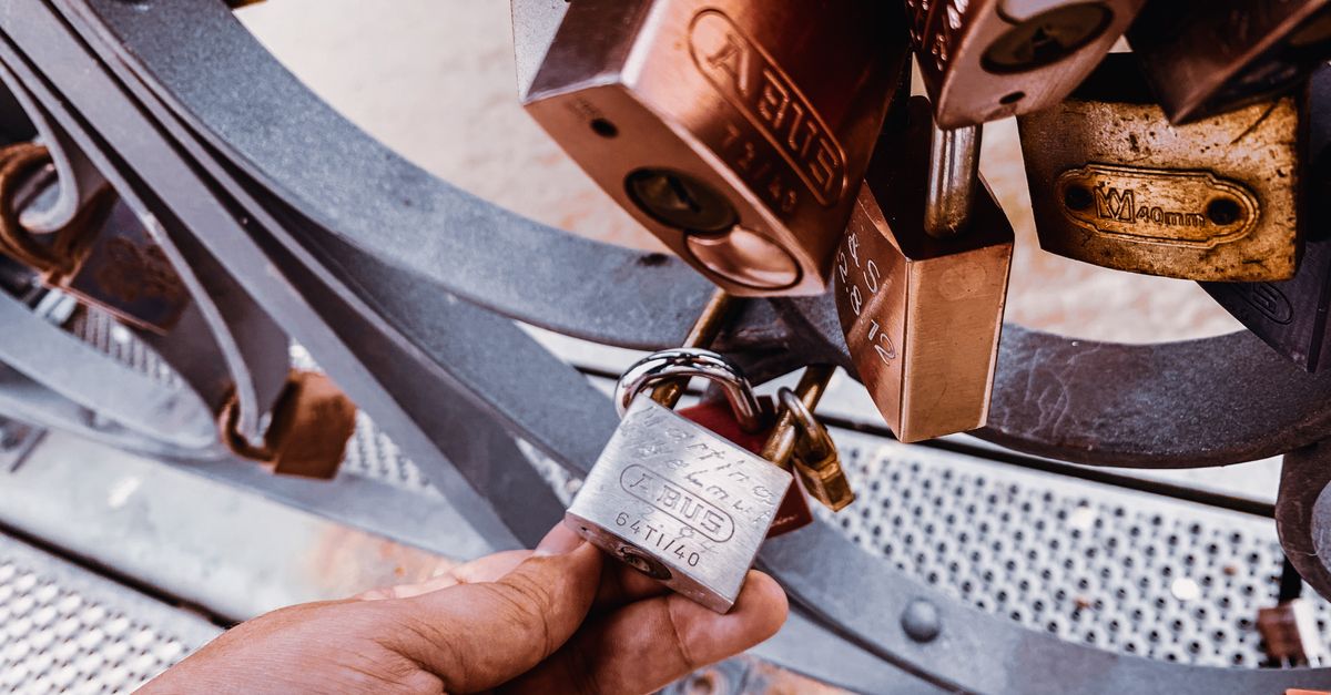 locksmith shop keys — Edgewater IL Locksmith