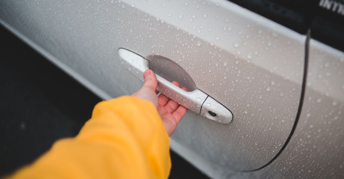 Our Car Lockout Service: What Actually Happens When We Arrive — Edgewater IL Locksmith